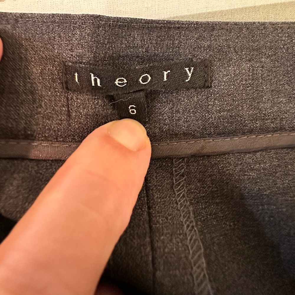 Theory brand. The most fabulous, flattering and versatile pencil skirt. Size 6. - Picture 3 of 8